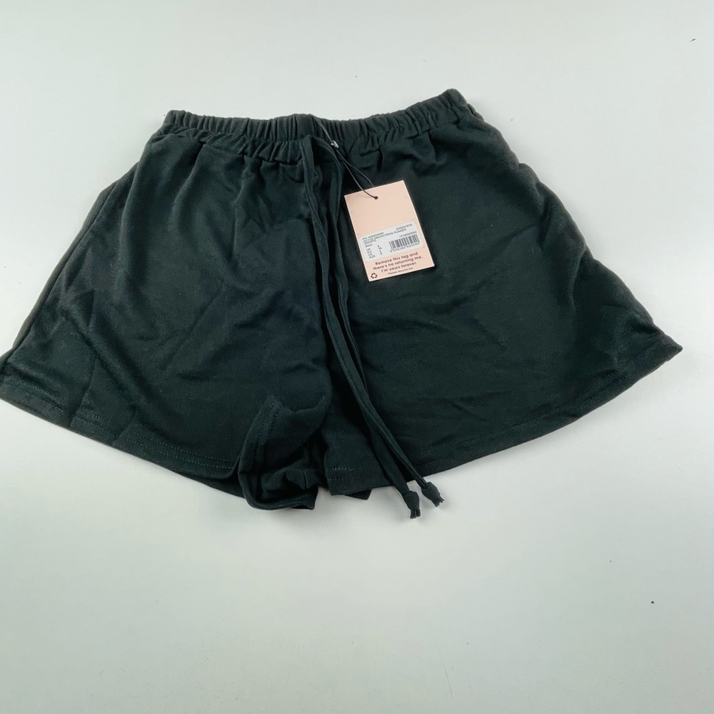 PETITE DRAWSTRING RUNNER
SHORTS
Black - Picture 2 of 4